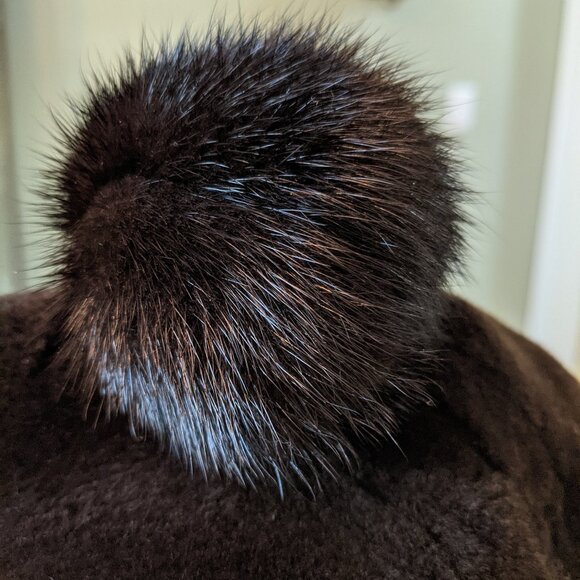 Brown sheared mink beret hat with pom pom - Picture 2 of 4